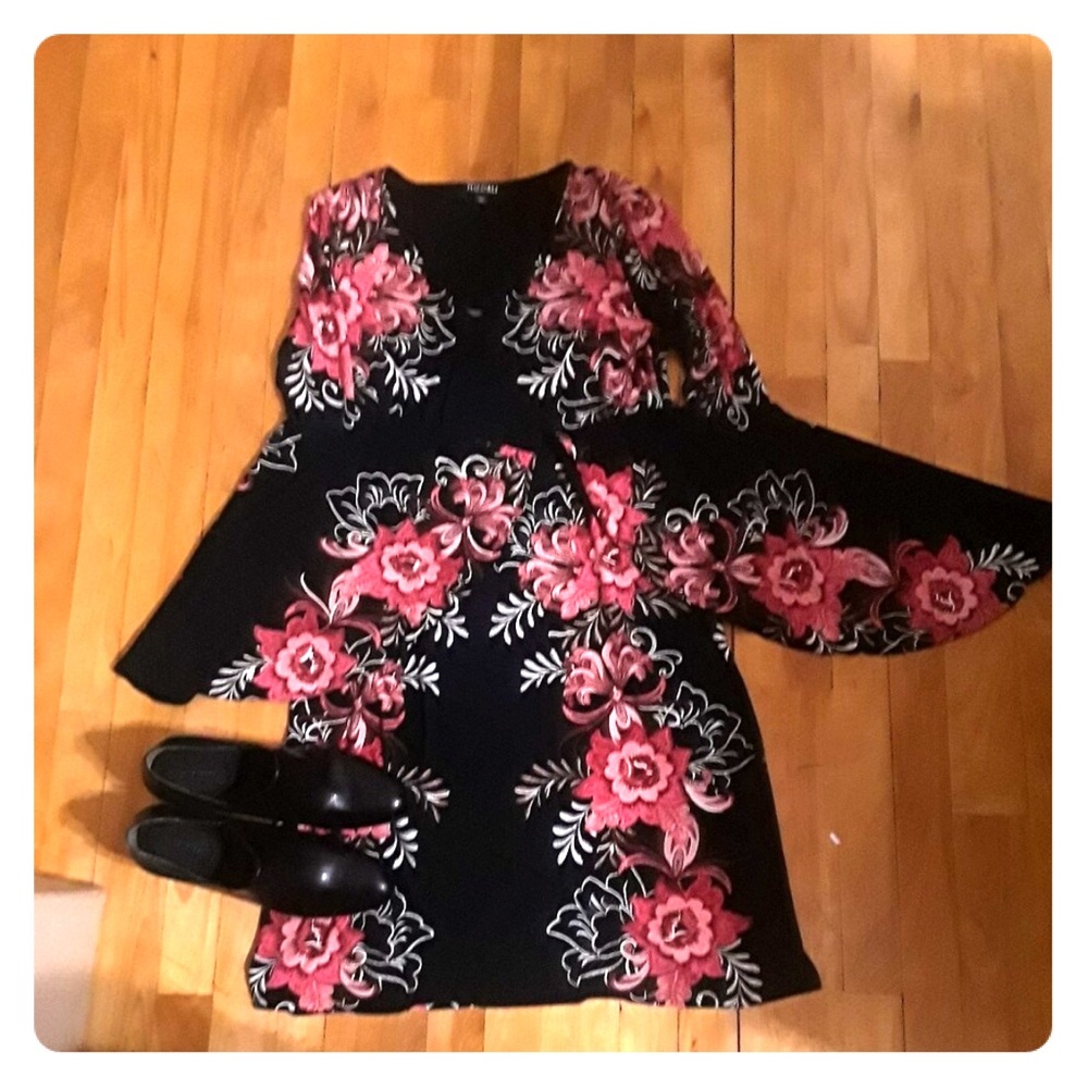 Roz and Ali black dress with pink roses